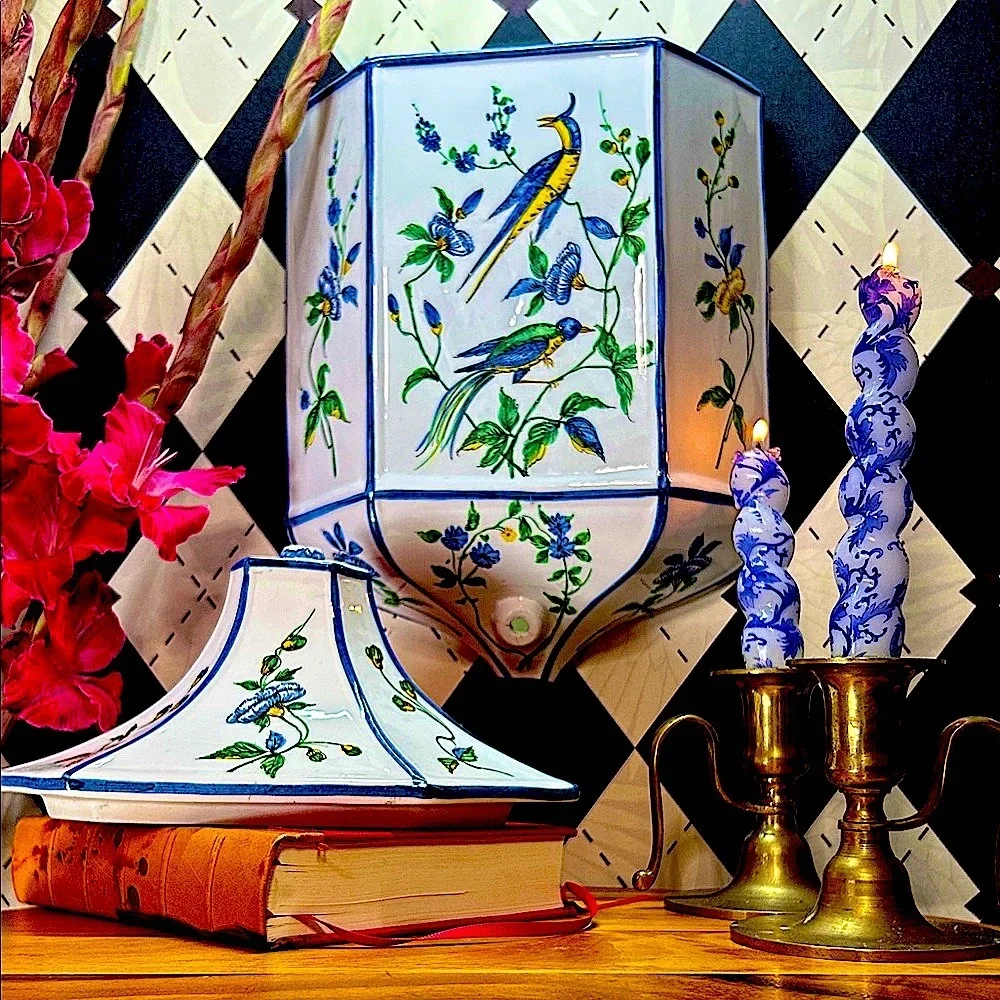 Grand Chinoiserie Wall Pocket Ceramic | Hand-Painted Phoenix & Birds & Florals - Picture 10 of 17